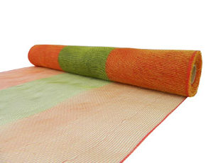 DECOR MESH 21" X 10 YDS RED/ GREEN/ GOLD TARTAN