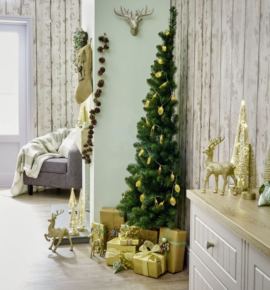 TREE NOBEL SPRUCE HALF/DISPLAY 5'/400T