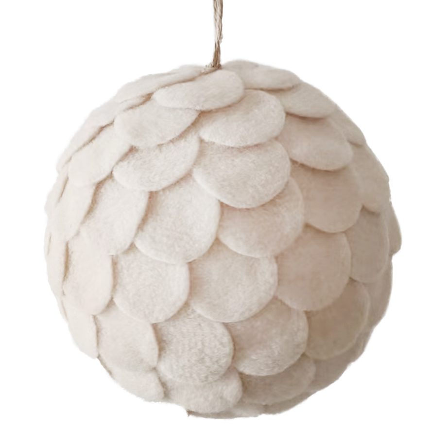 BALL FABRIC FELT SCALLOP 4.5" CREAM