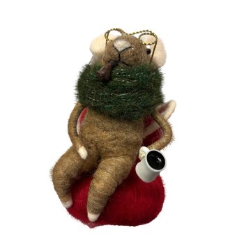 ORN WOOL MOUSE RED/BROWN 4" SITS ON SOFA HOLDING A MUG