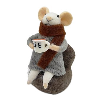 ORN WOOL MOUSE 3"X5" BROWN ON SOFA WITH COFFEE