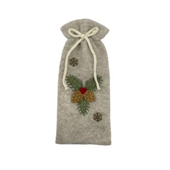 BOTTLE COVER FELT 5"X13" BEIGE/RED W/PINE CONES